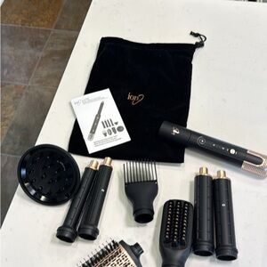 Black and Gold Grooming Tool Set